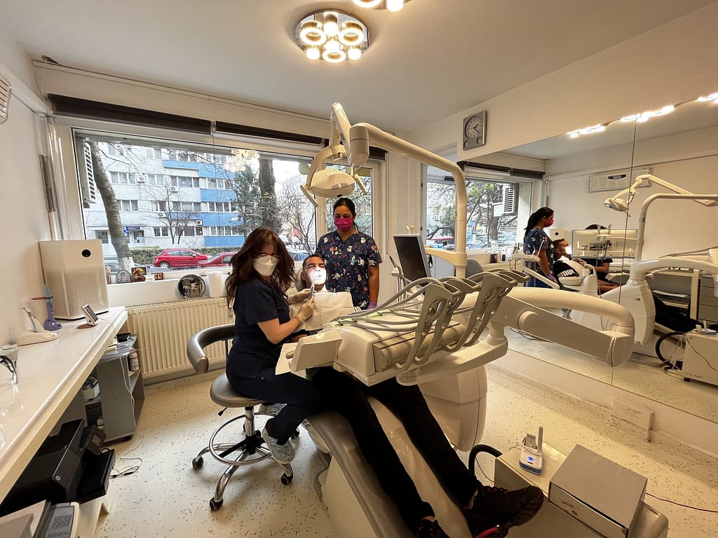 implant dentar ieftin